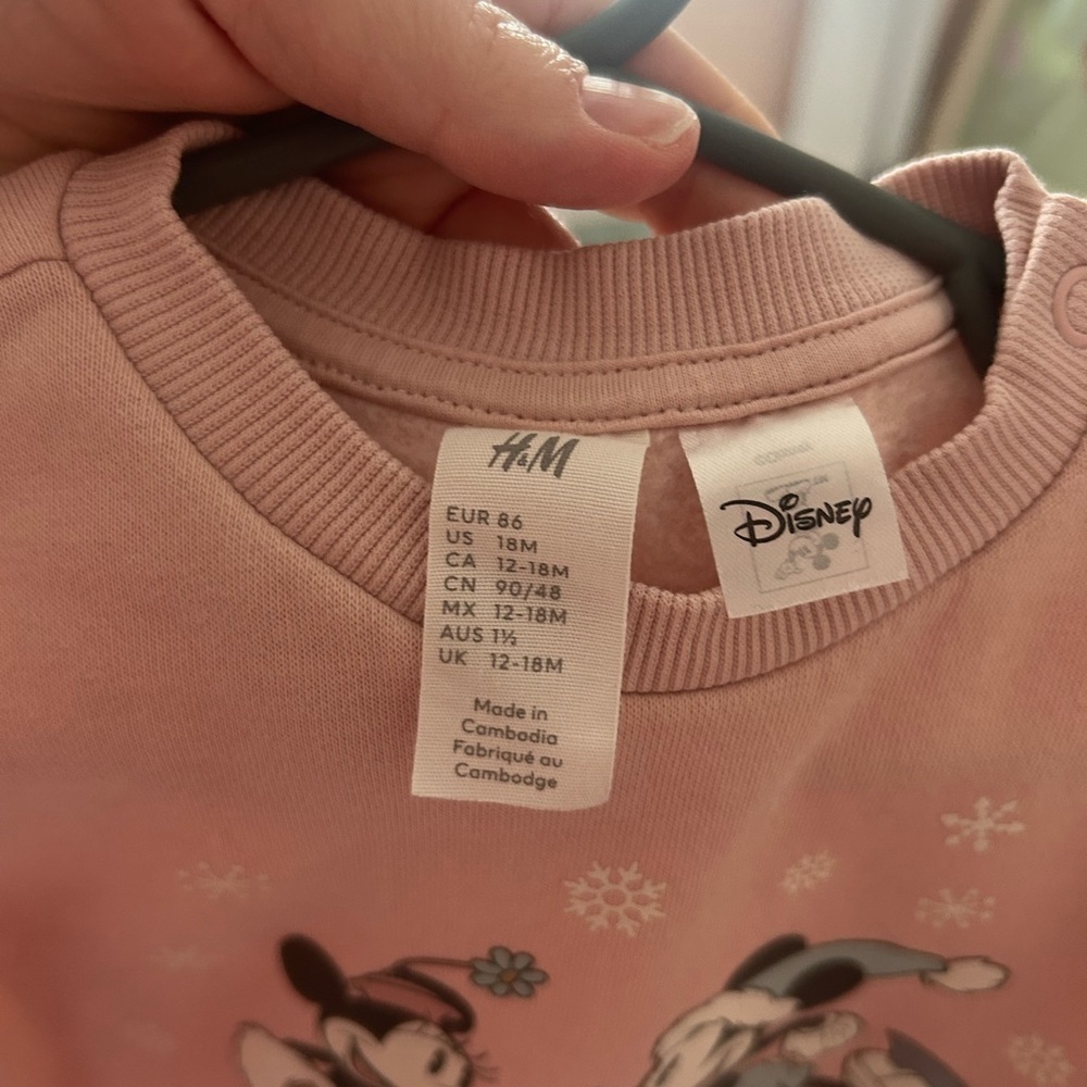 H&M Disney Pink Sweatshirt with Minnie and Mickey Ice Skating Design- 18 months - Picture 3 of 4